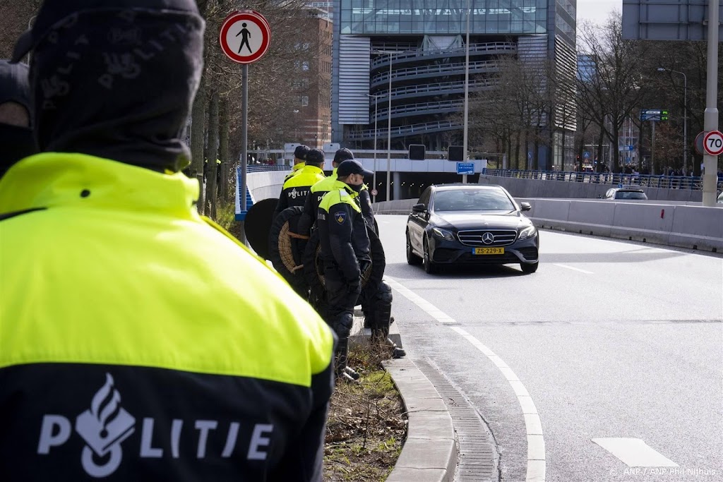 Klimaatactivisten Extinction Rebellion beginnen blokkade A12