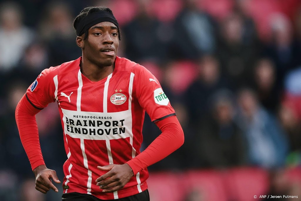 PSV-voetballer Madueke krijgt boete voor vals rijbewijs
