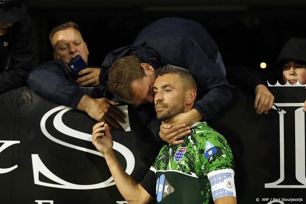 Van Polen viert zeventiende jaar bij PEC Zwolle met 'een rondje'