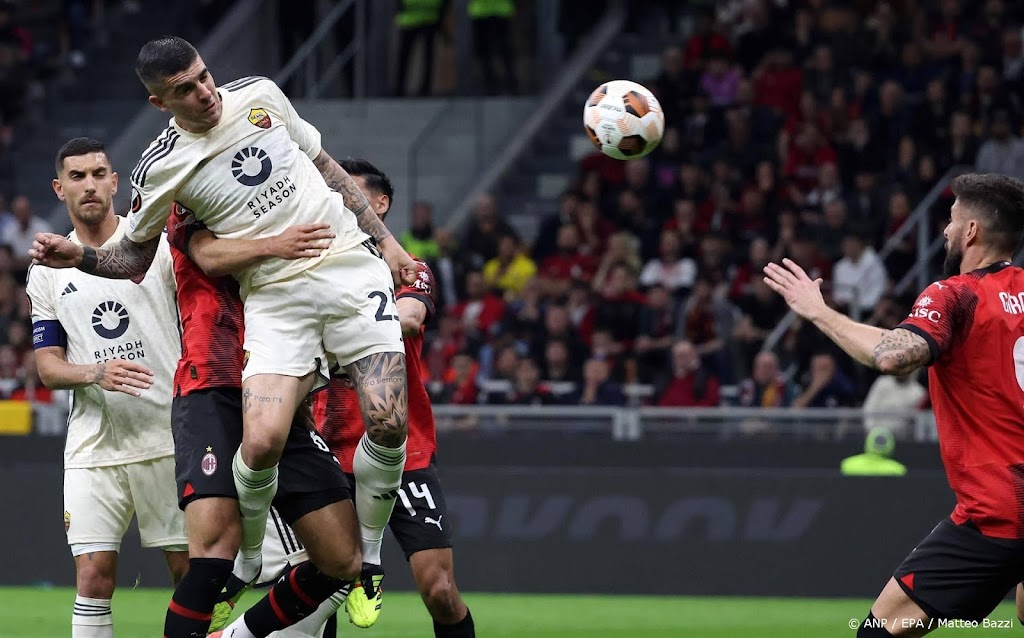 AC Milan buigt in Europa League in eigen huis voor AS Roma