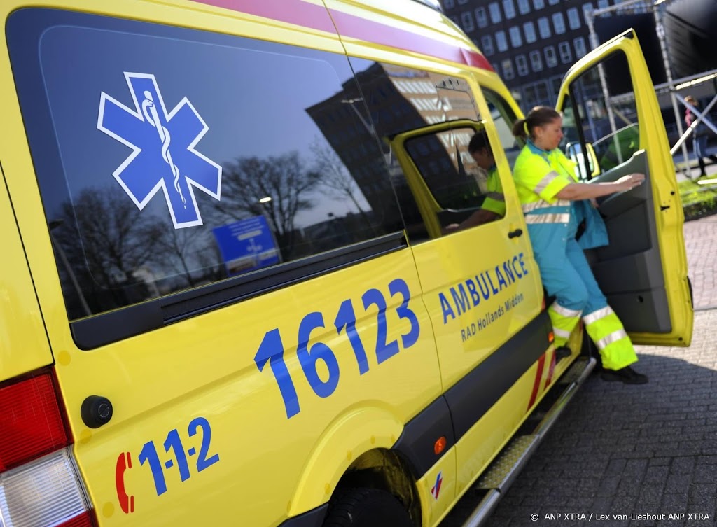 Kind (2) vermoedelijk geraakt door verdwaalde kogel in Amsterdam