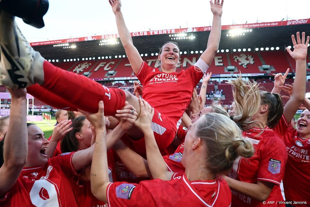 Voetbalsters FC Twente veroveren negende landstitel