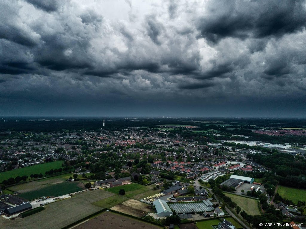 KNMI waarschuwt voor kans op onweer met hagel en windstoten