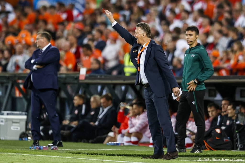 Van Gaal trots op spelers die zich terugknokten tegen Polen