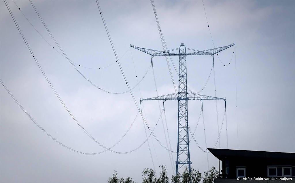 Overleg hulpdiensten om stroomstoring Vlaardingen in hitte
