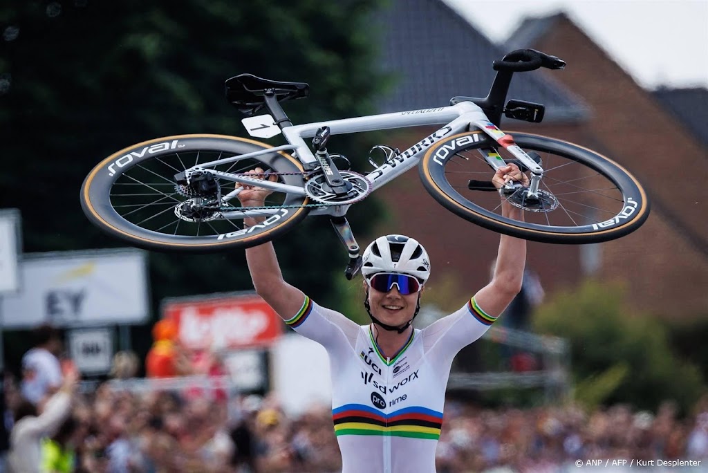 Wereldkampioene Kopecky pakt ritzege in Giro d'Italia