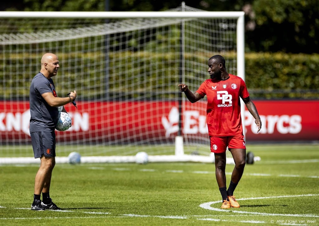 Trainer Slot heeft geen aanwijzingen voor vertrek Geertruida