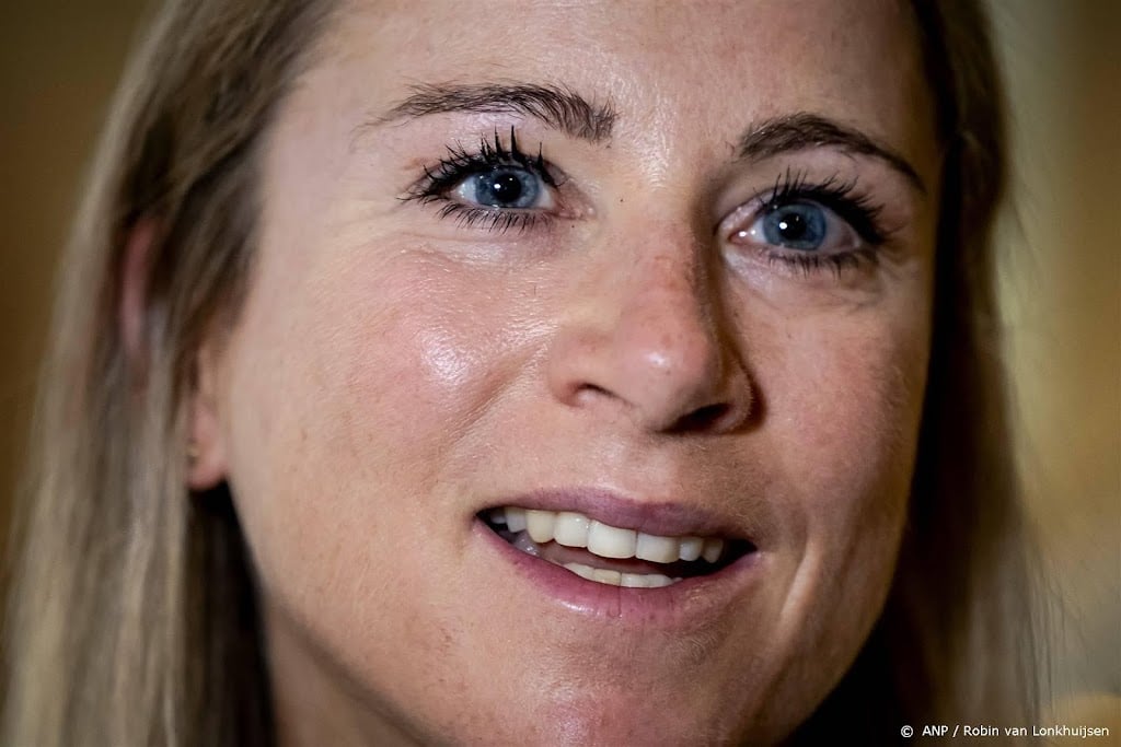 Van Vleuten neemt 'in dienst van ploeg' afscheid van WK