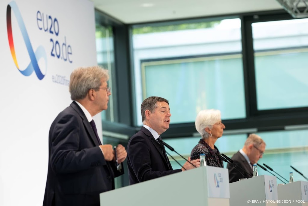 Eurogroep wil economie zolang als nodig blijven steunen