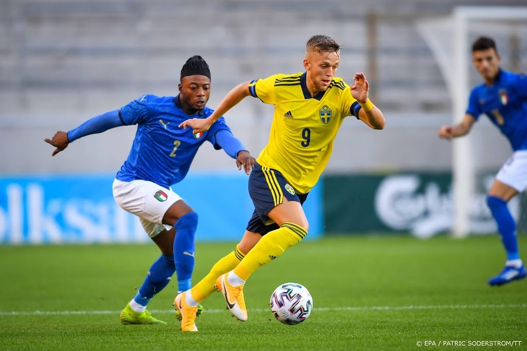 AZ contracteert Zweedse aanvaller Karlsson