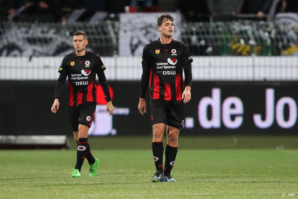 Excelsior meldt zich bij koplopers eerste divisie