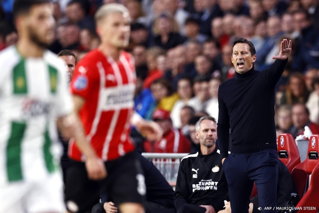 Trainer Schmidt blij met efficiënt PSV