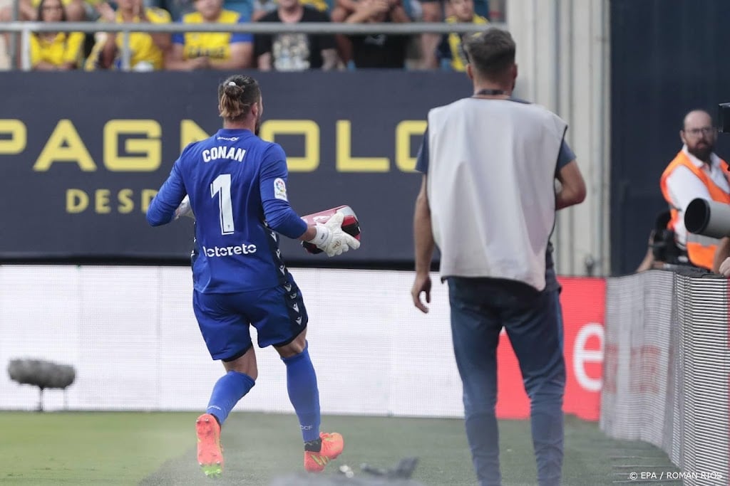 Veel lof voor snelle optreden doelman Cádiz bij onwel worden fan