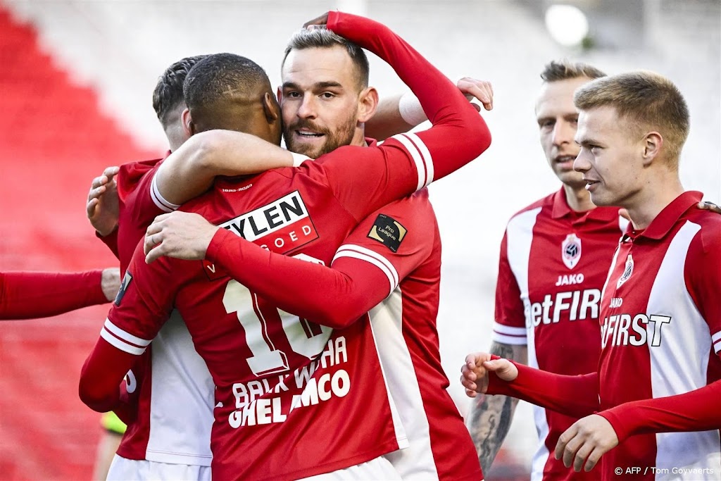 Janssen en Ekkelenkamp scoren bij ruime zege Antwerp