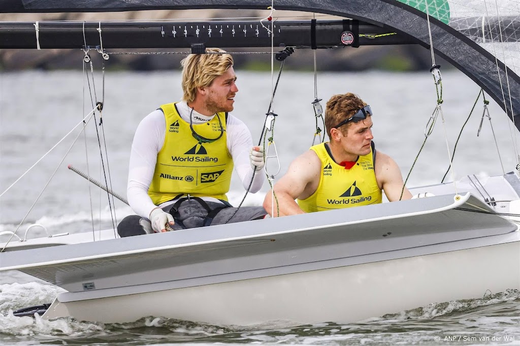 Lambriex en Van de Werken klimmen naar vierde plaats EK zeilen