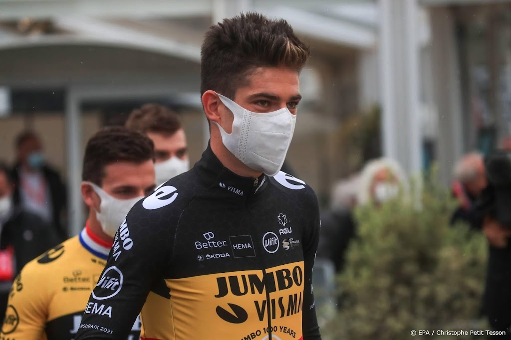 Van Aert met overmacht naar zege in veldrit Ethias Cross in Essen