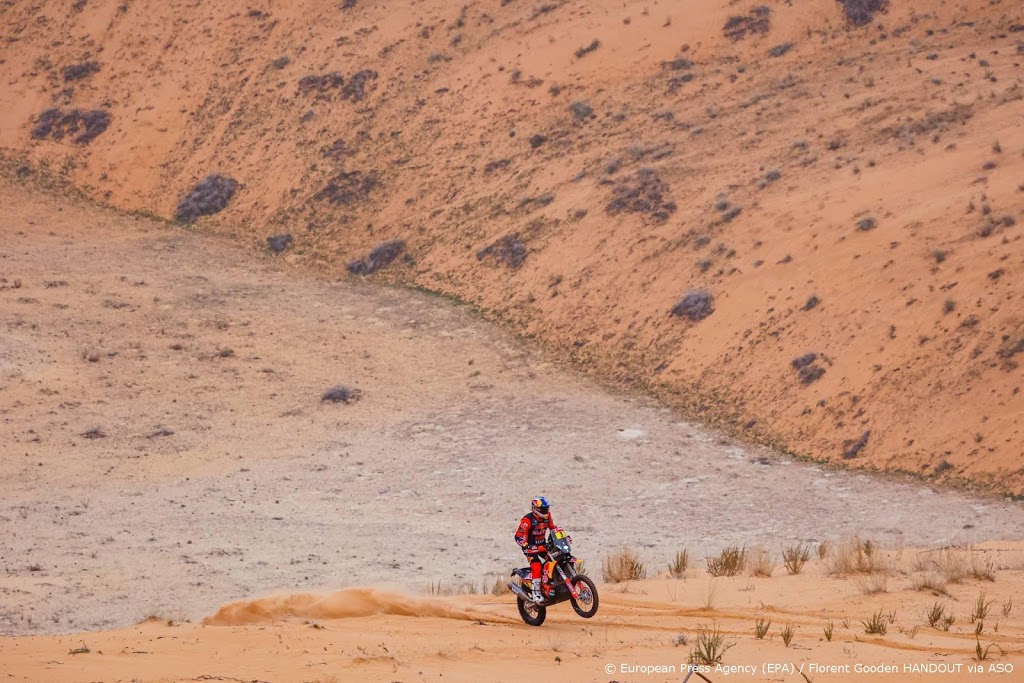 Oud-winnaar Price valt uit na zware crash in Dakar Rally