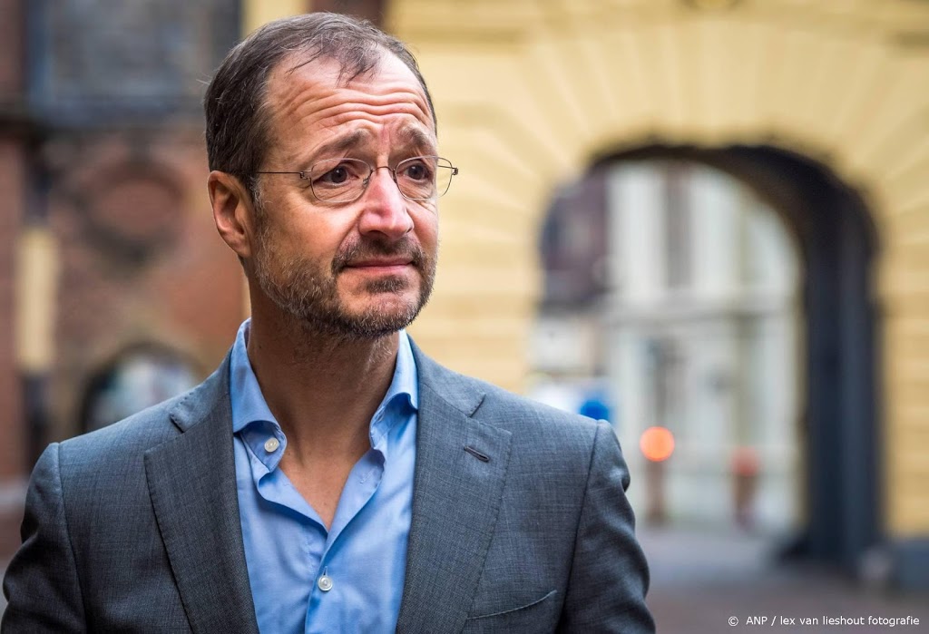 Aangifte tegen vijf (oud-)bewindslieden in toeslagenaffaire