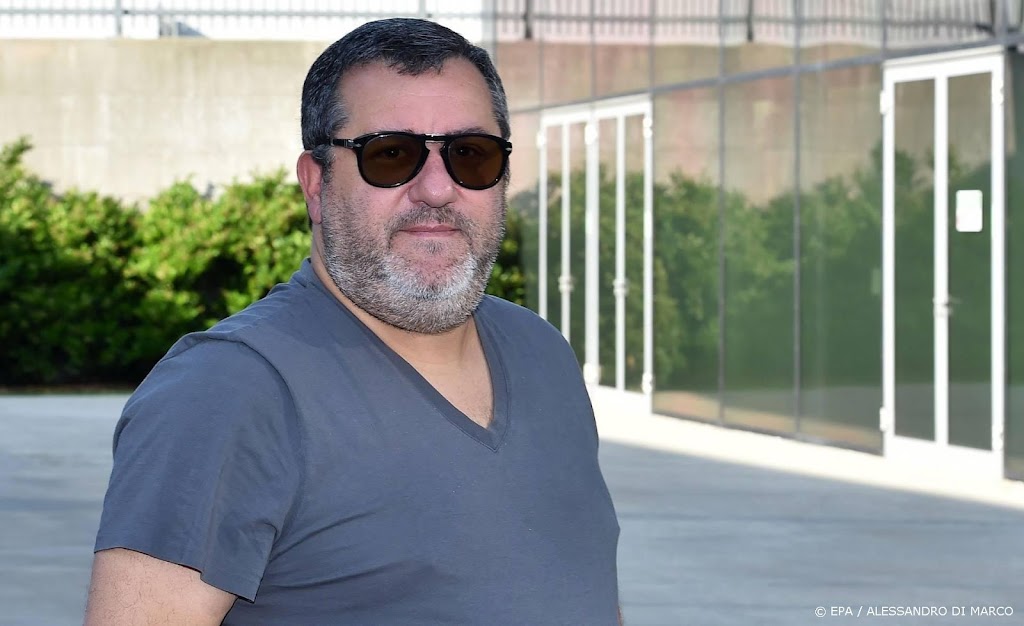 Voetbalmakelaar Raiola ondergaat operatie in Milaan