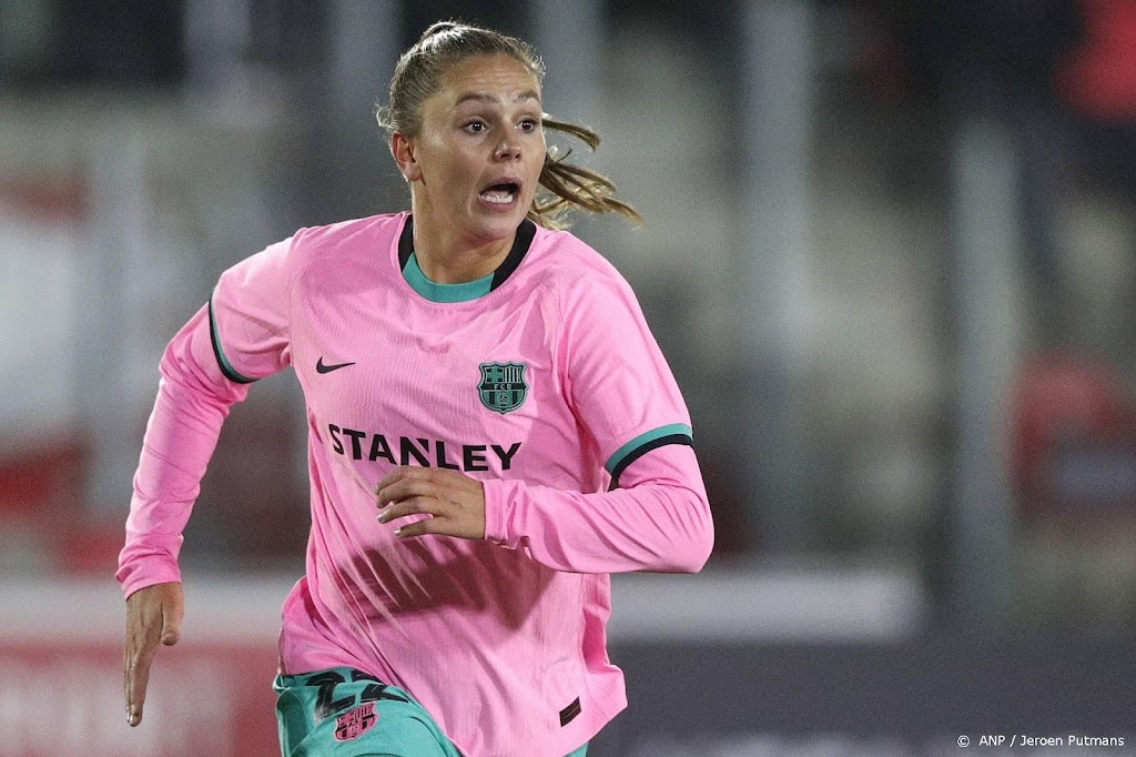 Martens produceert hattrick voor FC Barcelona