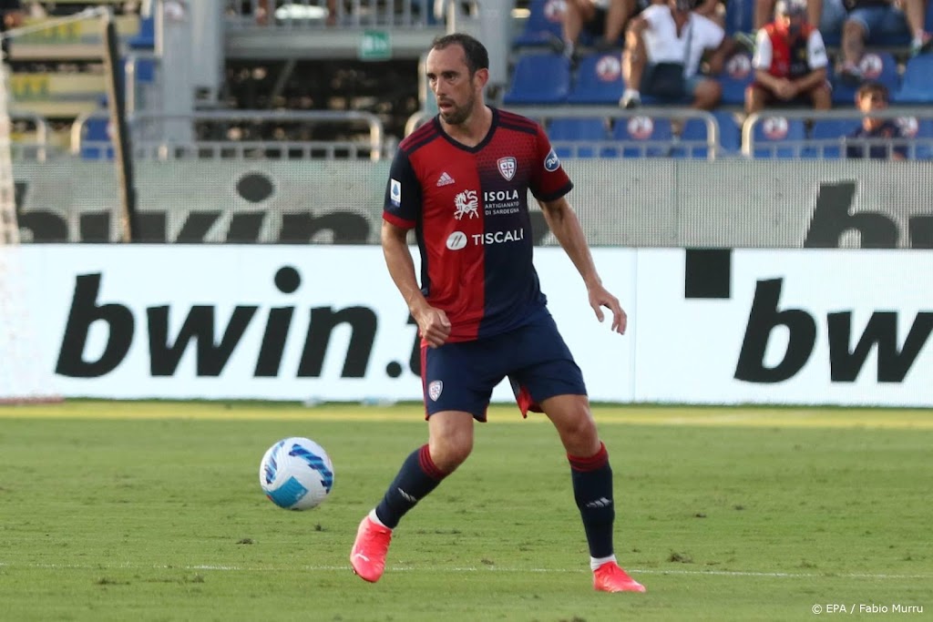 Verdediger Godín laat contract bij Cagliari ontbinden