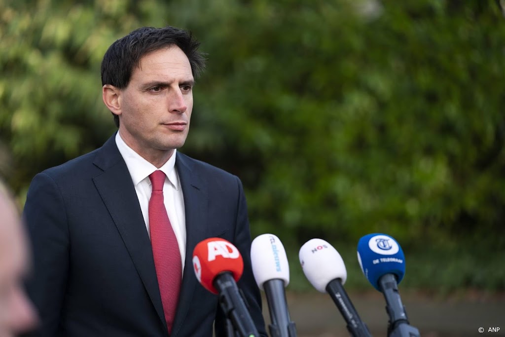 Hoekstra: volgende week besluit over wapenhulp Oekraïne