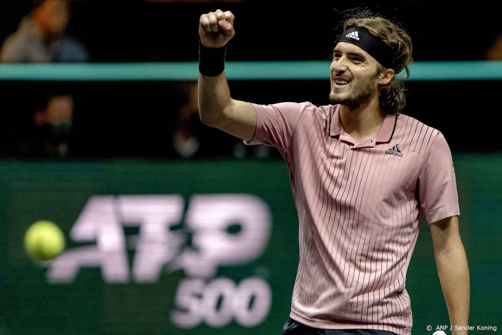 Als eerste geplaatste Tsitsipas naar tennisfinale in Ahoy