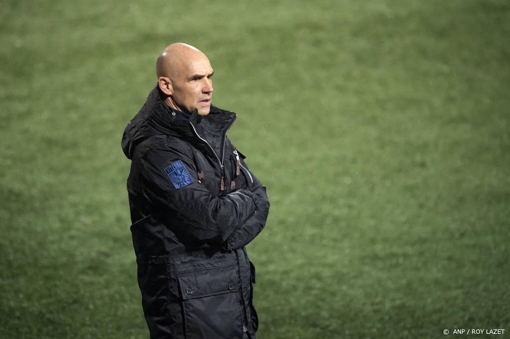 Trainer Letsch van Vitesse is boos en teleurgesteld