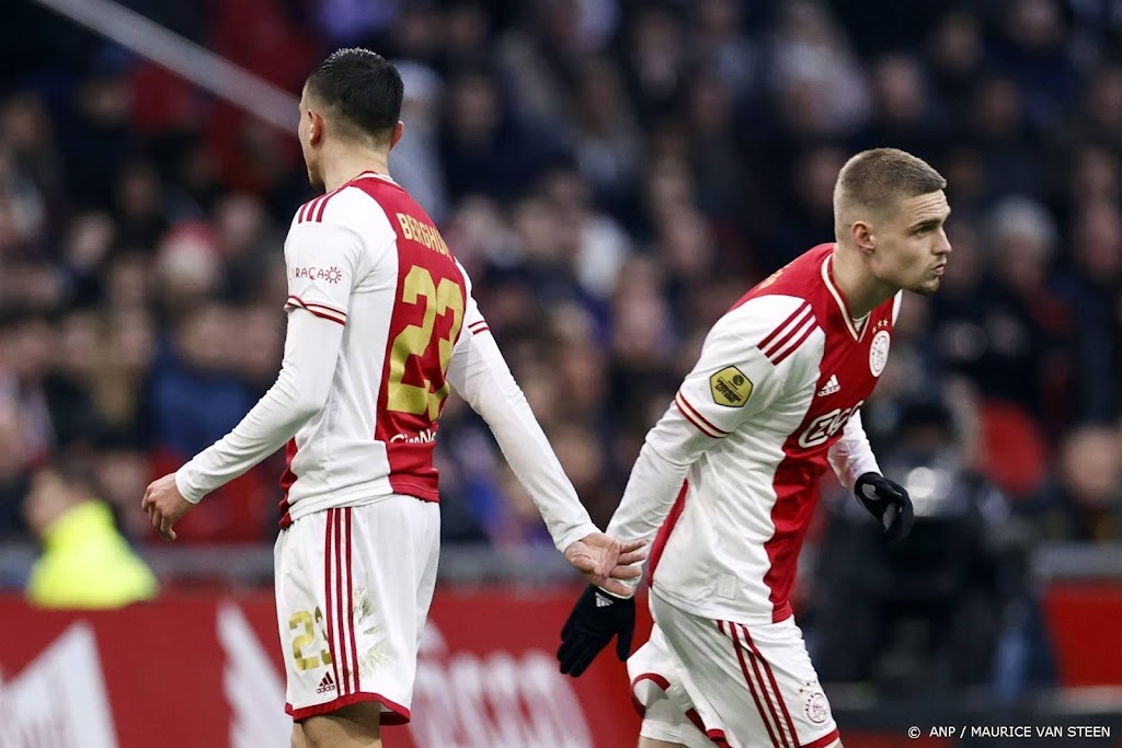 Ajax begint met Taylor aan uitwedstrijd tegen sc Heerenveen