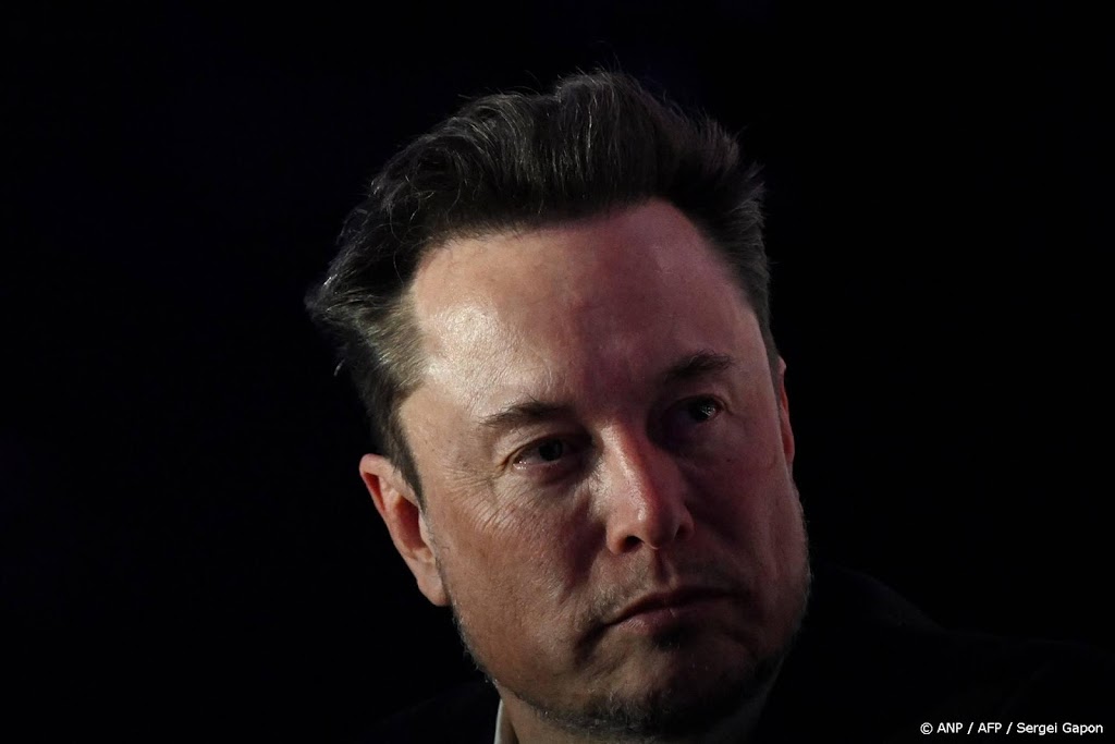 Musk brengt bezoek aan Duitse Tesla-fabriek na brandstichting