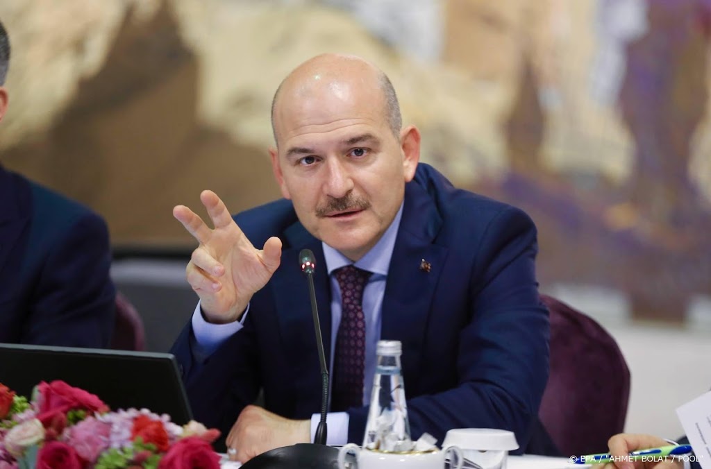 Turkse minister treedt af na valse start uitgaansverbod