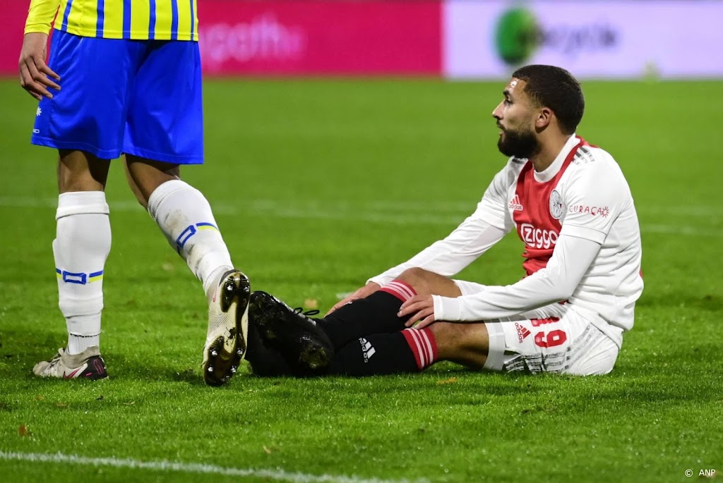 Knieblessure houdt Ajacied Labyad rest van seizoen aan de kant
