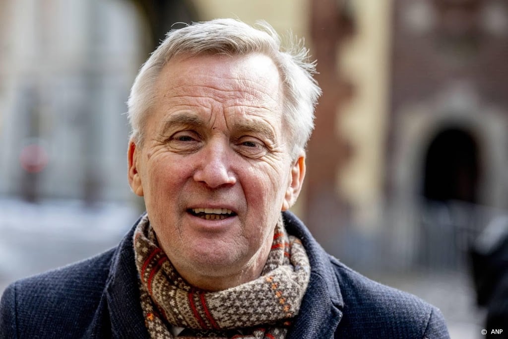 Van der Burg wil nog geen gebouwen vorderen voor vluchtelingen