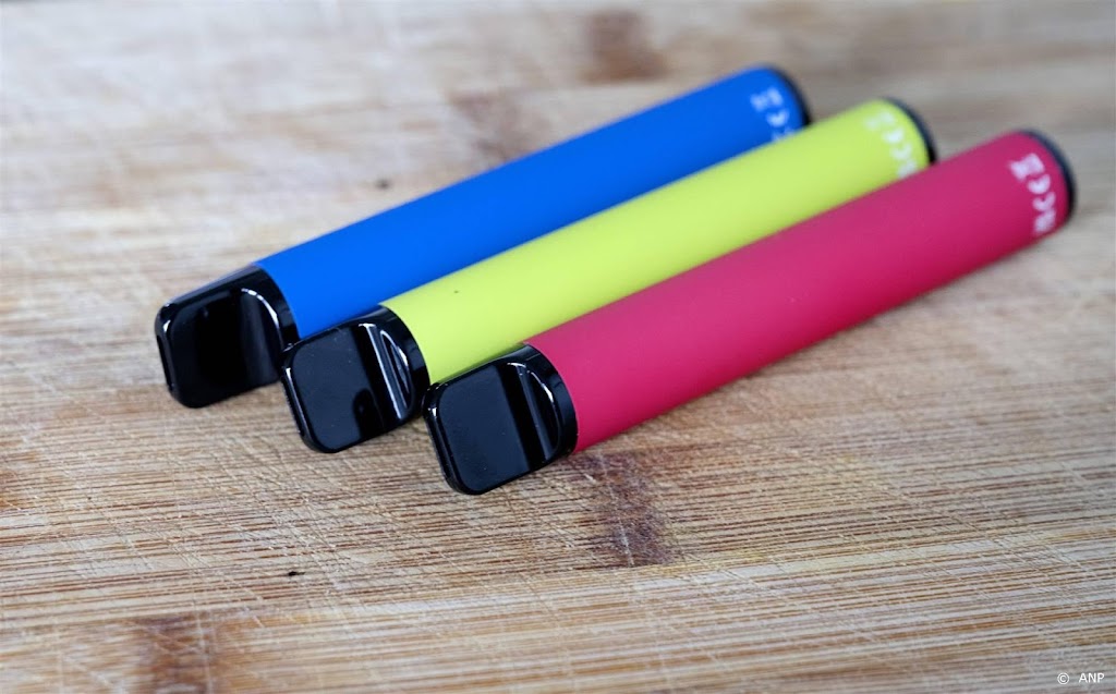 Minderjarigen sloegen weer simpel tabak en vapes in