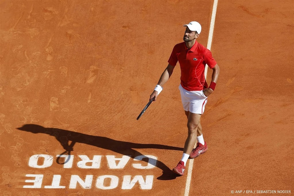 Djokovic na set met zeven breaks naar laatste vier in Monte Carlo