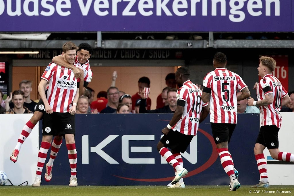 Sparta klopt Heerenveen en neemt achtste plaats Eredivisie over