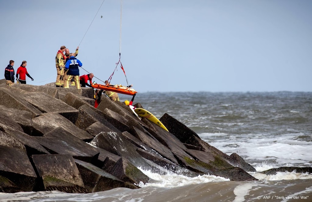 Grote zoektocht naar vermiste watersporters gaat door