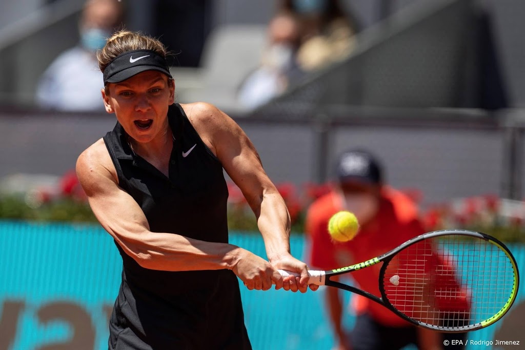 Tennisster Halep scheurt spier op toernooi in Rome