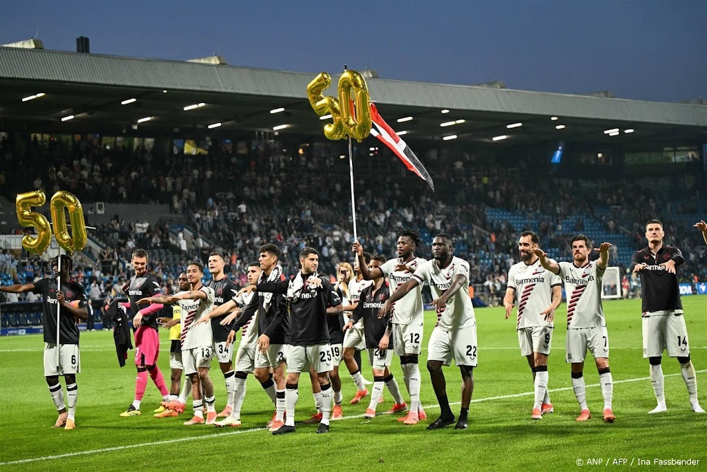 Ongeslagen kampioen Leverkusen veel te sterk voor tiental Bochum