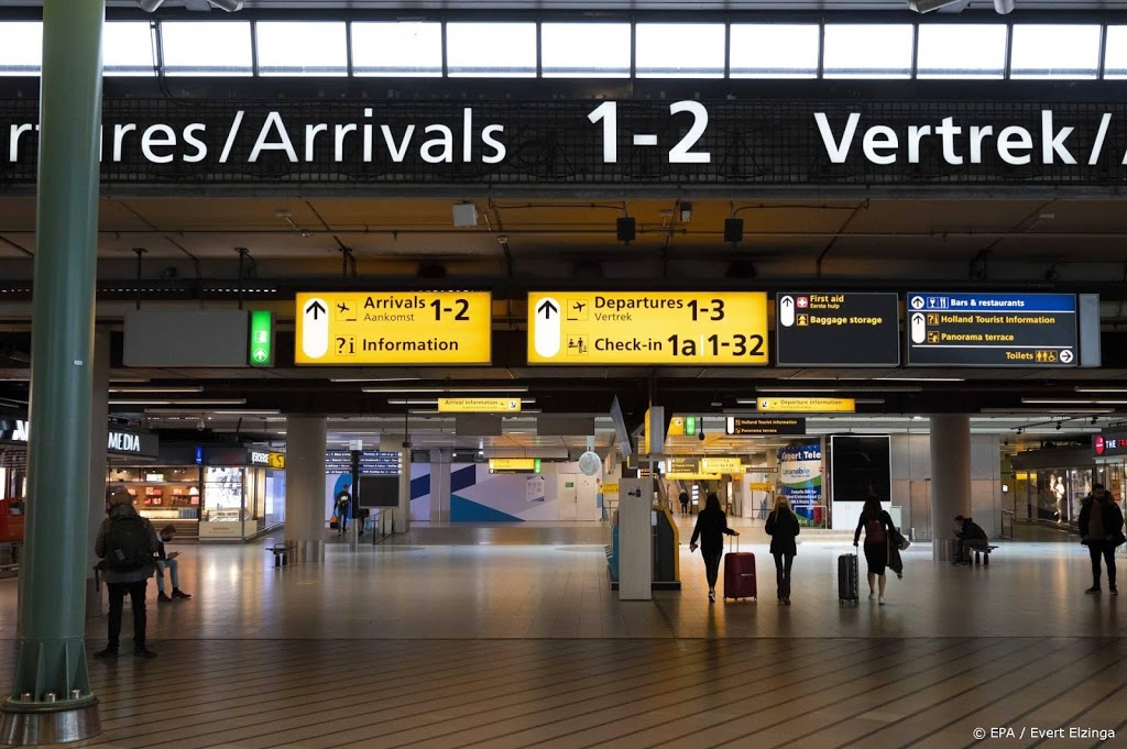 Bijna half miljoen vluchten minder sinds begin virusuitbraak