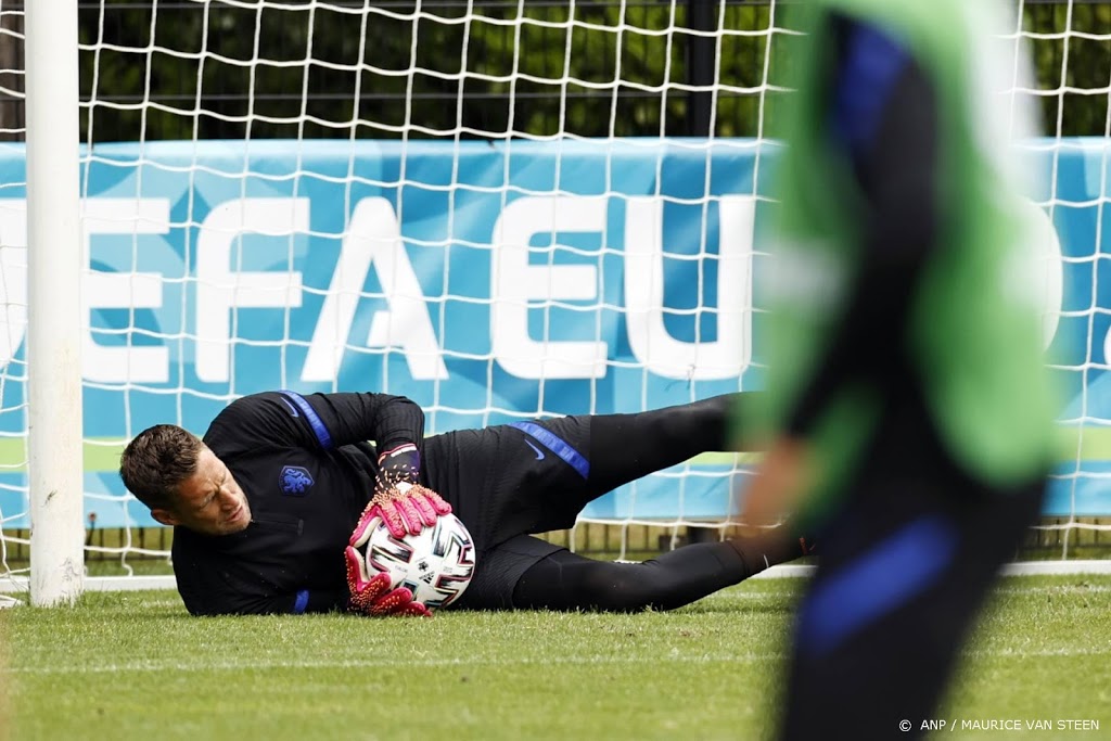 Oranje start met Stekelenburg, vijf verdedigers en zonder De Ligt