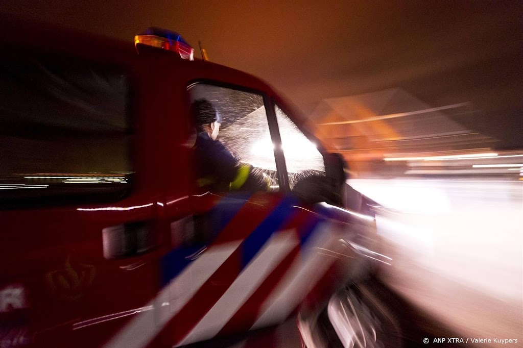 Bedrijfspand uitgebrand na grote brand in Elburg
