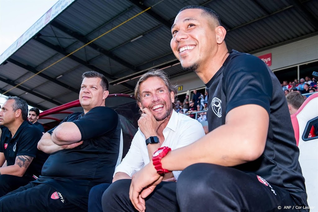 Almere-trainer Pastoor vindt Ajax-vertrek Maduro onverstandig