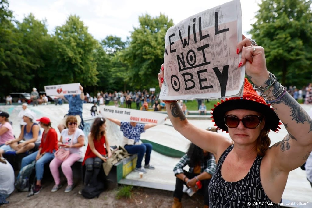 Protest tegen coronamaatregelen Den Haag voorbij