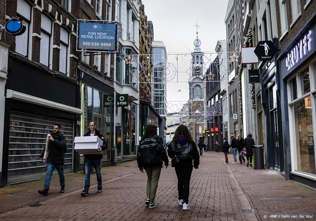 Andere openingstijden en banenmarkten: winkels smeken om personeel