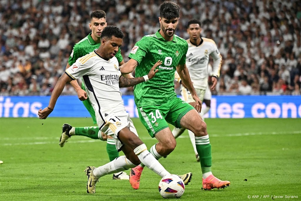 Voetbalclub Almere City haalt Spaanse huurling van Real Betis