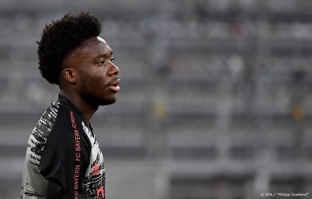 Linksback Davies van Bayern München mist training