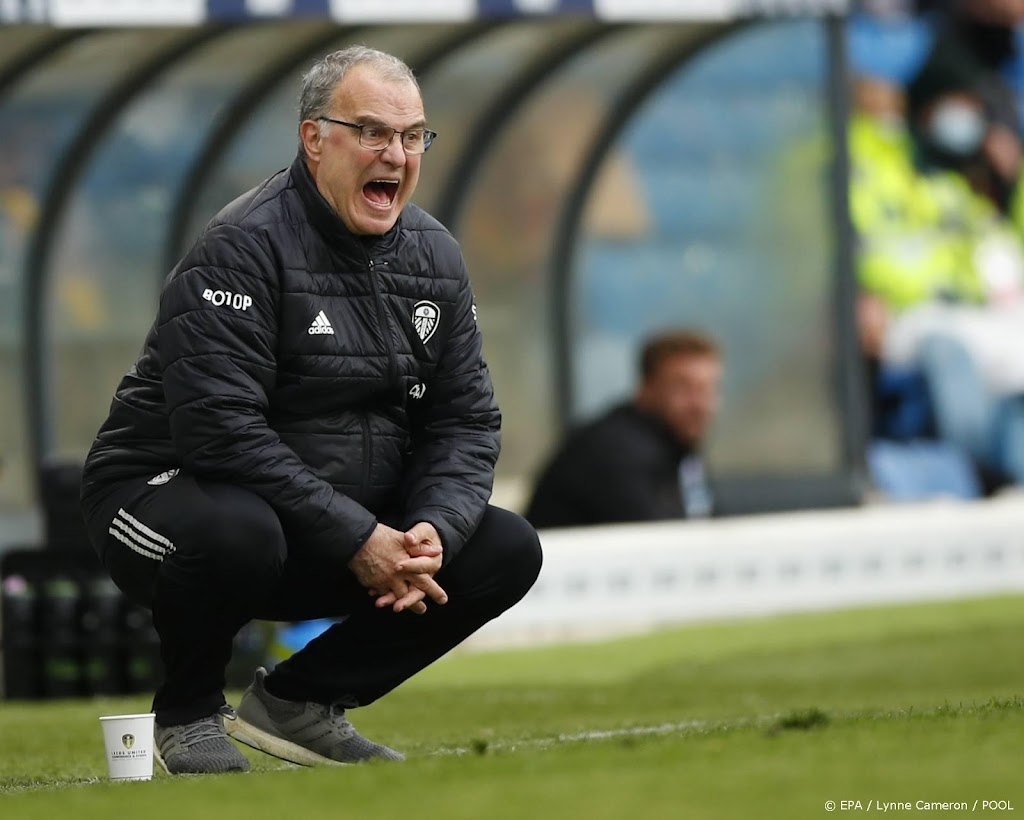 Bielsa ondertekent nieuw contract en blijft bij Leeds