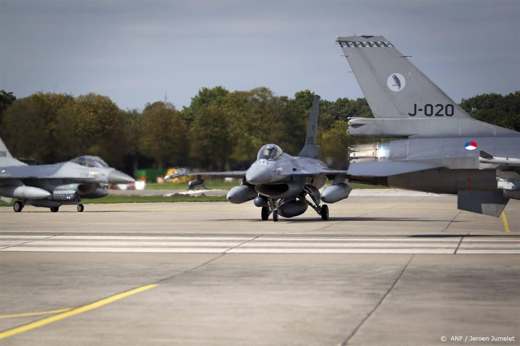 Krant: training Oekraïense F16-piloten pas volgende zomer klaar