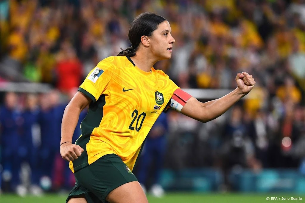 Voetbalsters Australië naar halve finales WK na strafschoppen